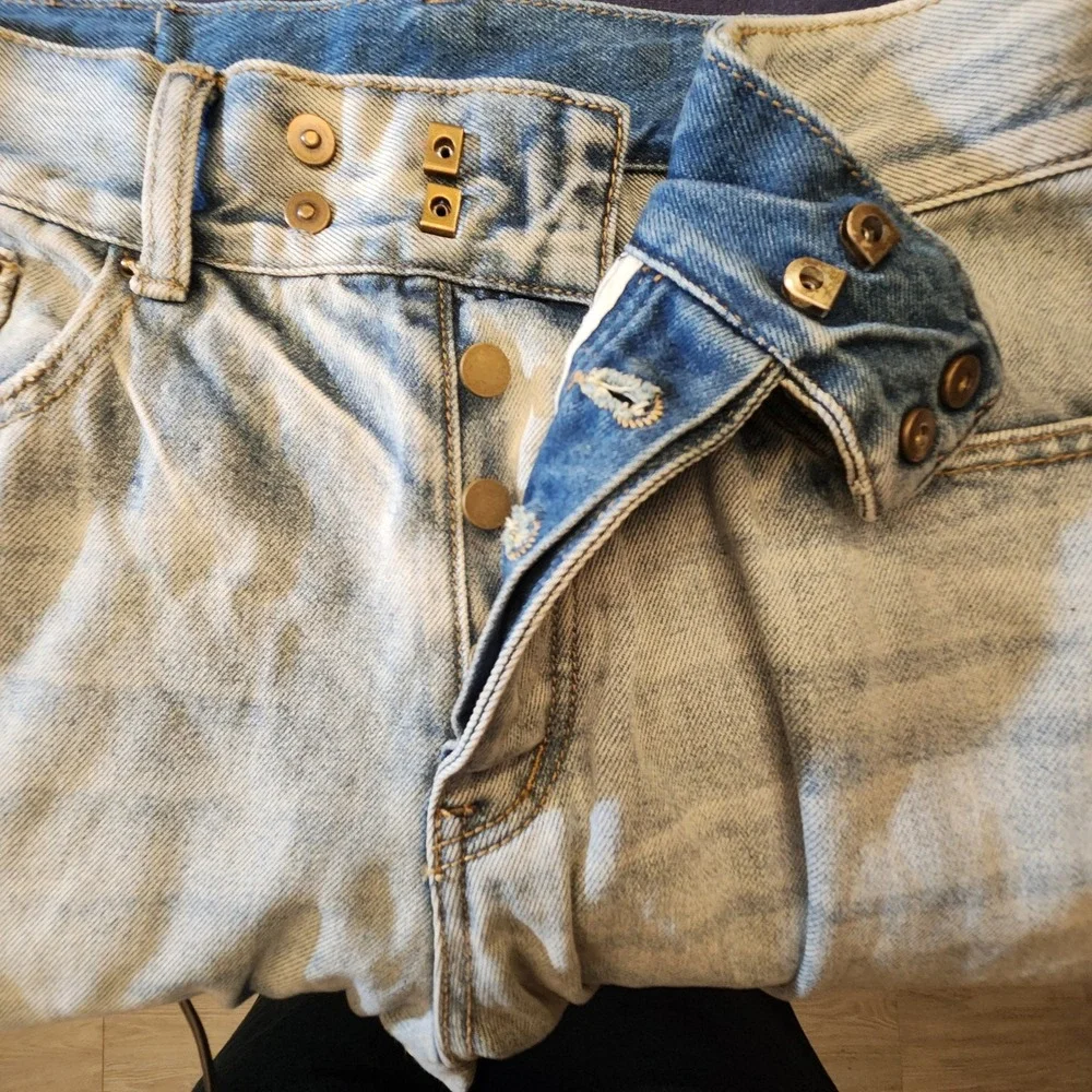 mnml Straight Leg Jeans Mens 32 Light Wash NWOT Raw Hem Streetwear Denim